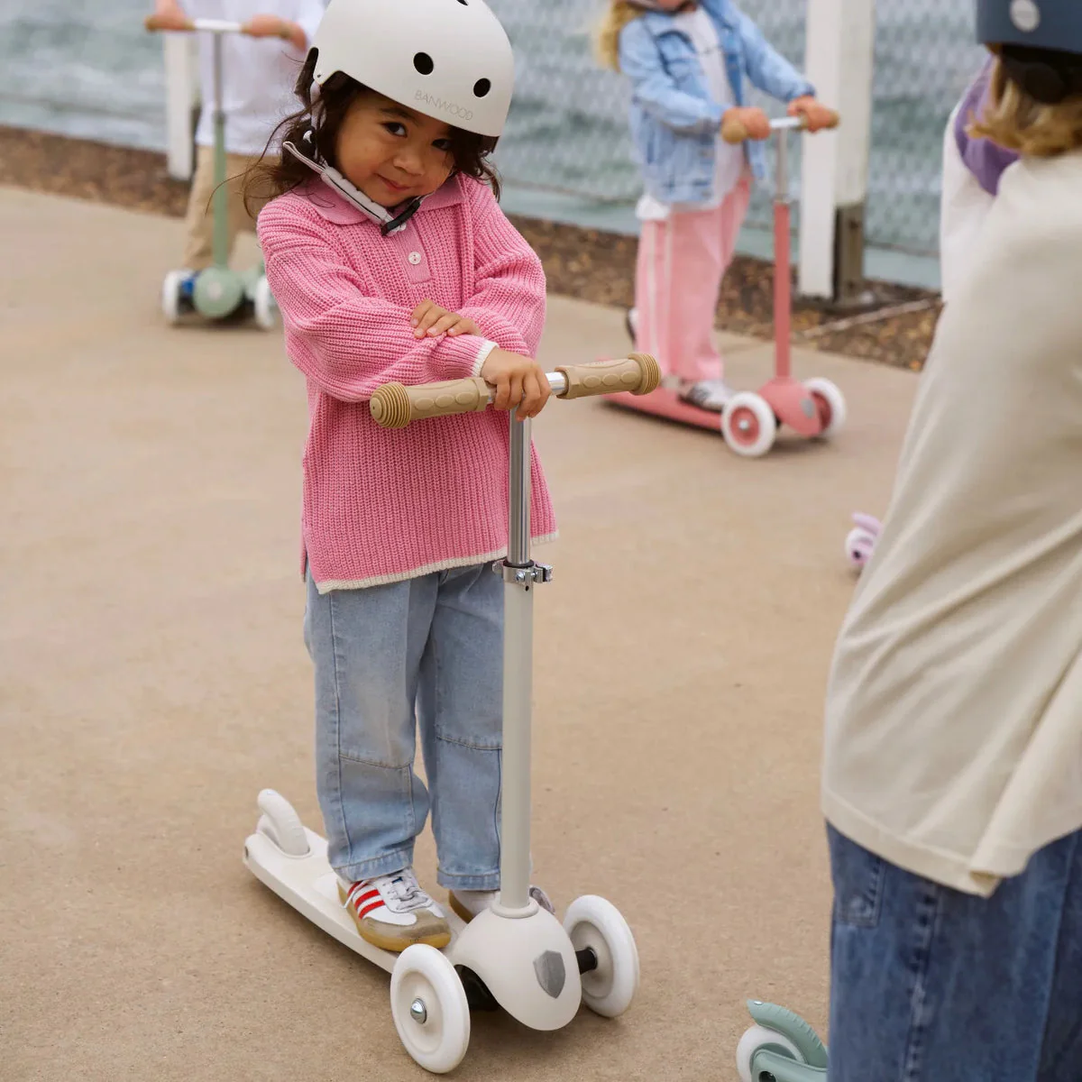 Banwood 3-Wheeled Eco Scooter - Ivory - Image 7