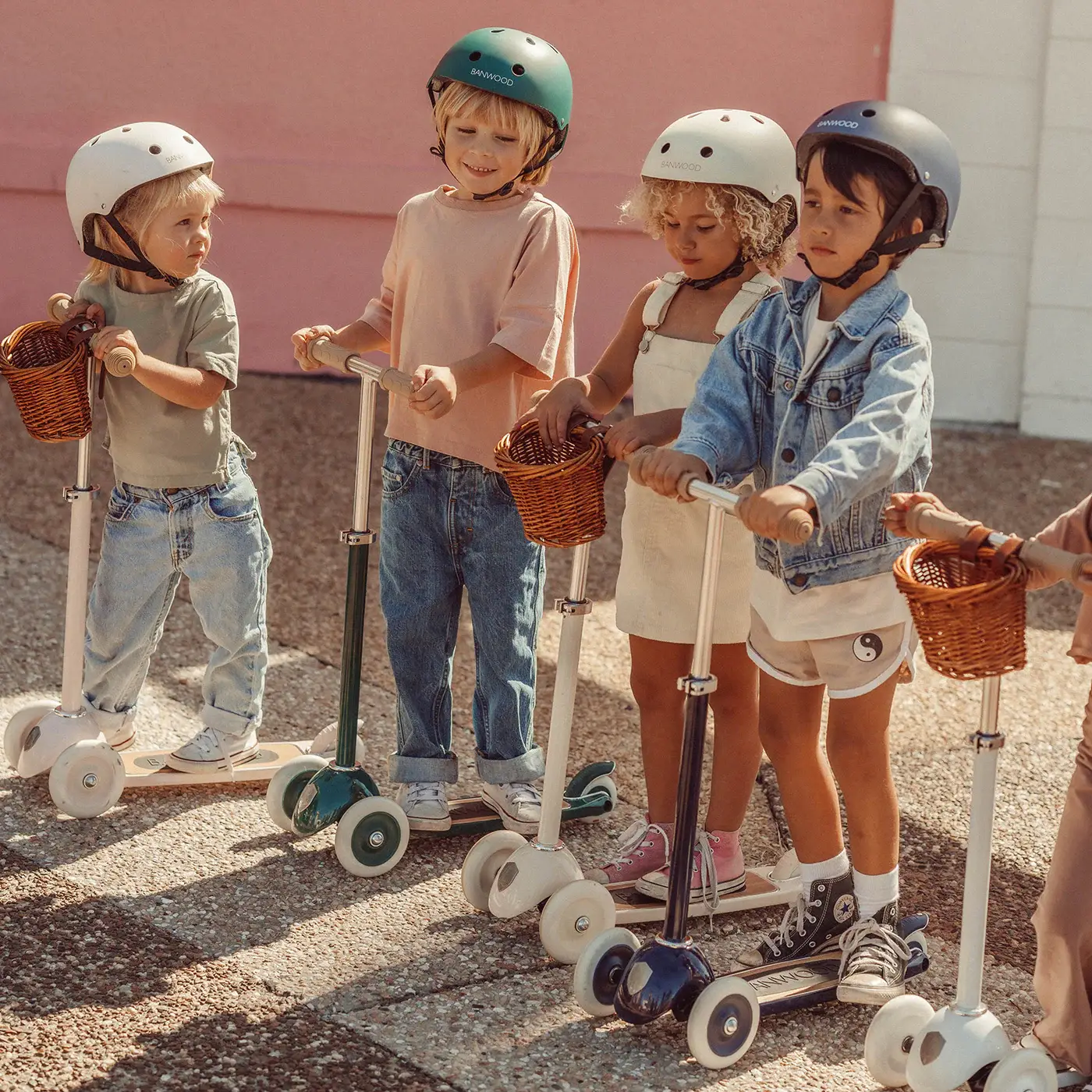 Banwood 3-Wheeled Scooter Navy - Image 8