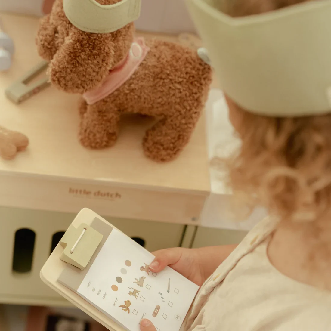 Little Dutch Wooden Veterinary Practice - Image 6