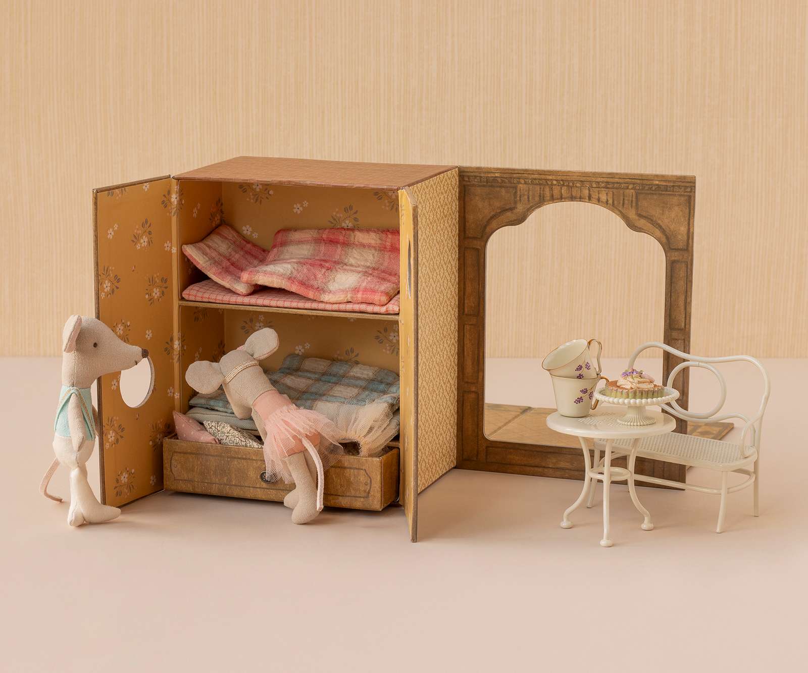 Maileg Ballet mice in dance studio, Little sister and brother - Image 5
