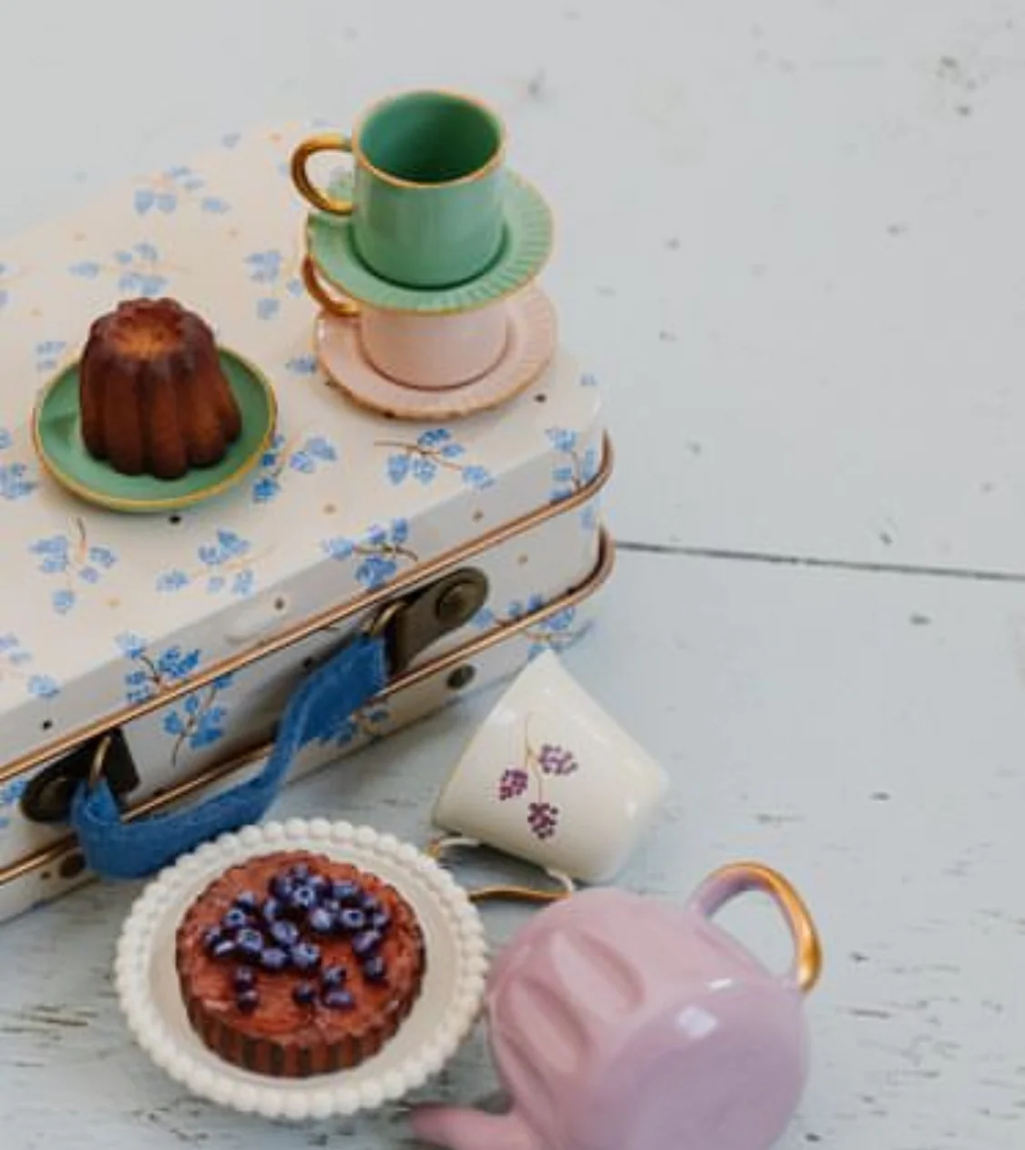 Maileg Metal Suitcase, Madelaine Blue - Image 4