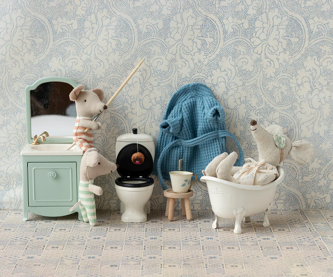 Maileg Mouse Sink Dresser with mirror, Mint - Image 3