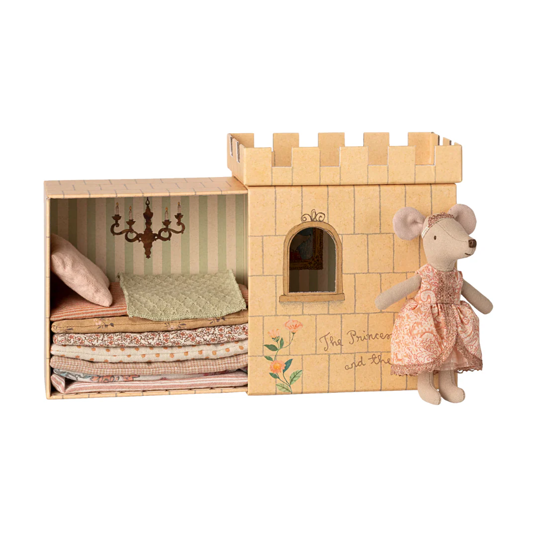 Maileg Princess and the pea, Big sister mouse - Image 2
