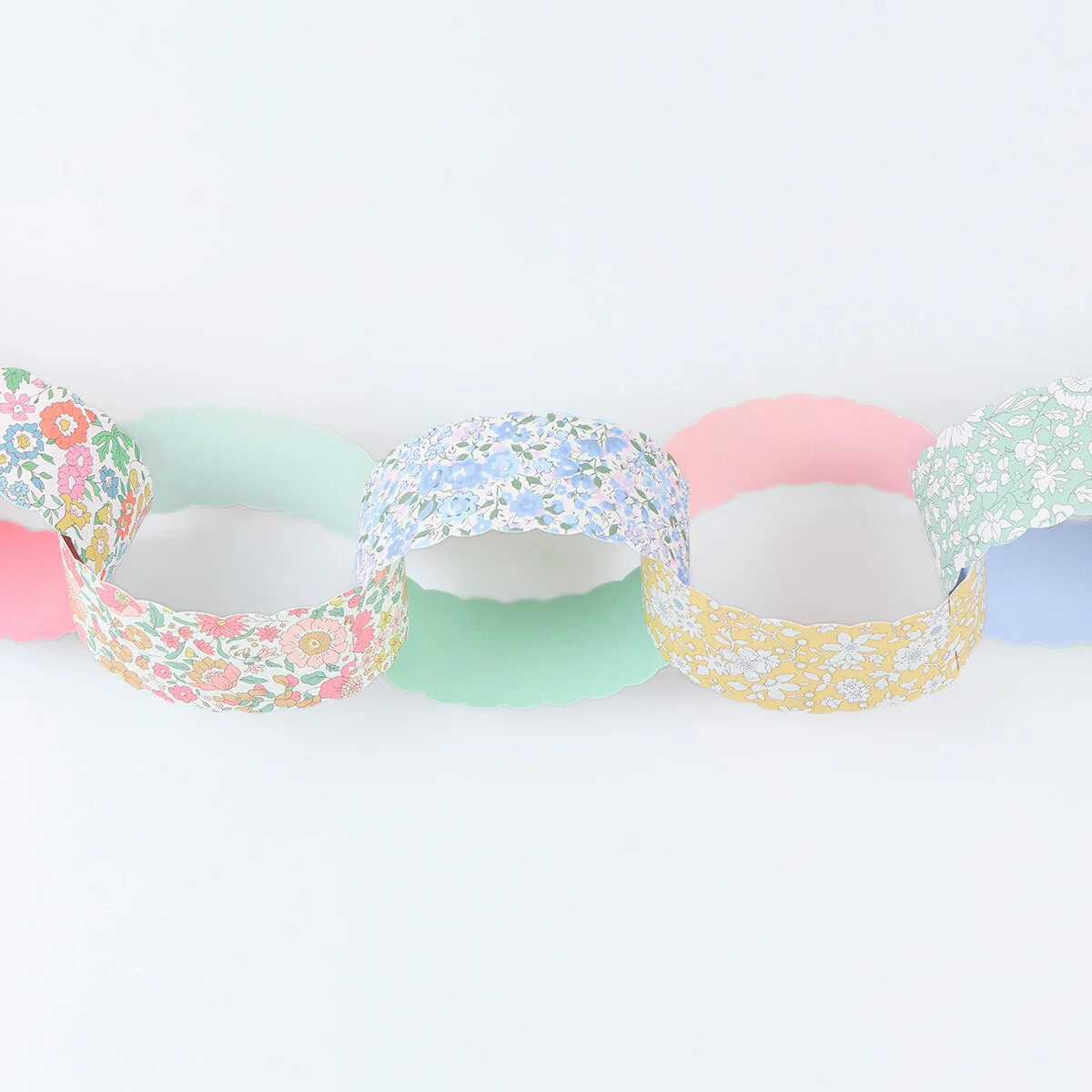 Meri Meri Meri Meri x Liberty Scalloped Paper Chains Set - Image 5