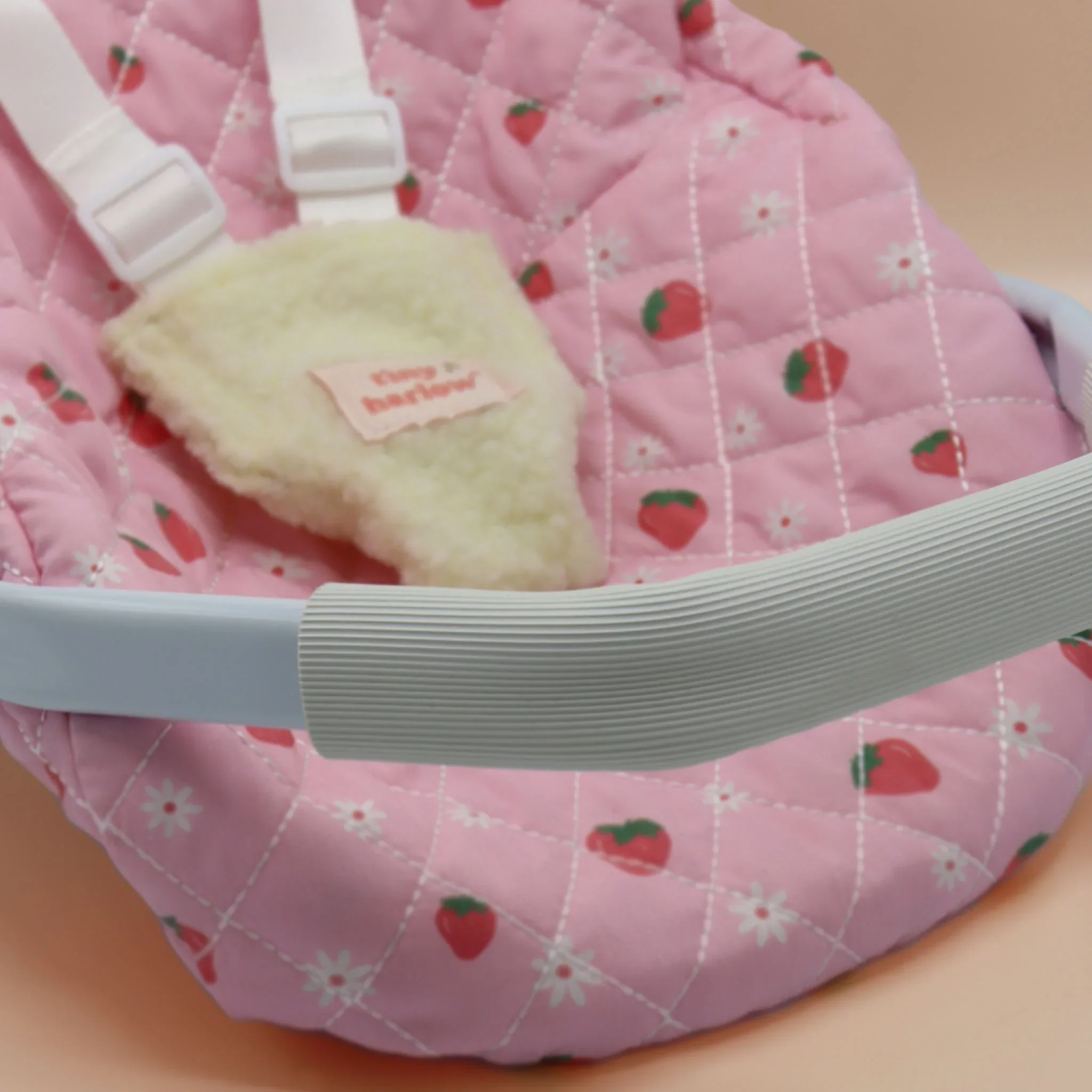 Tiny Harlow Car Seat - Strawberry Picnic - Image 3