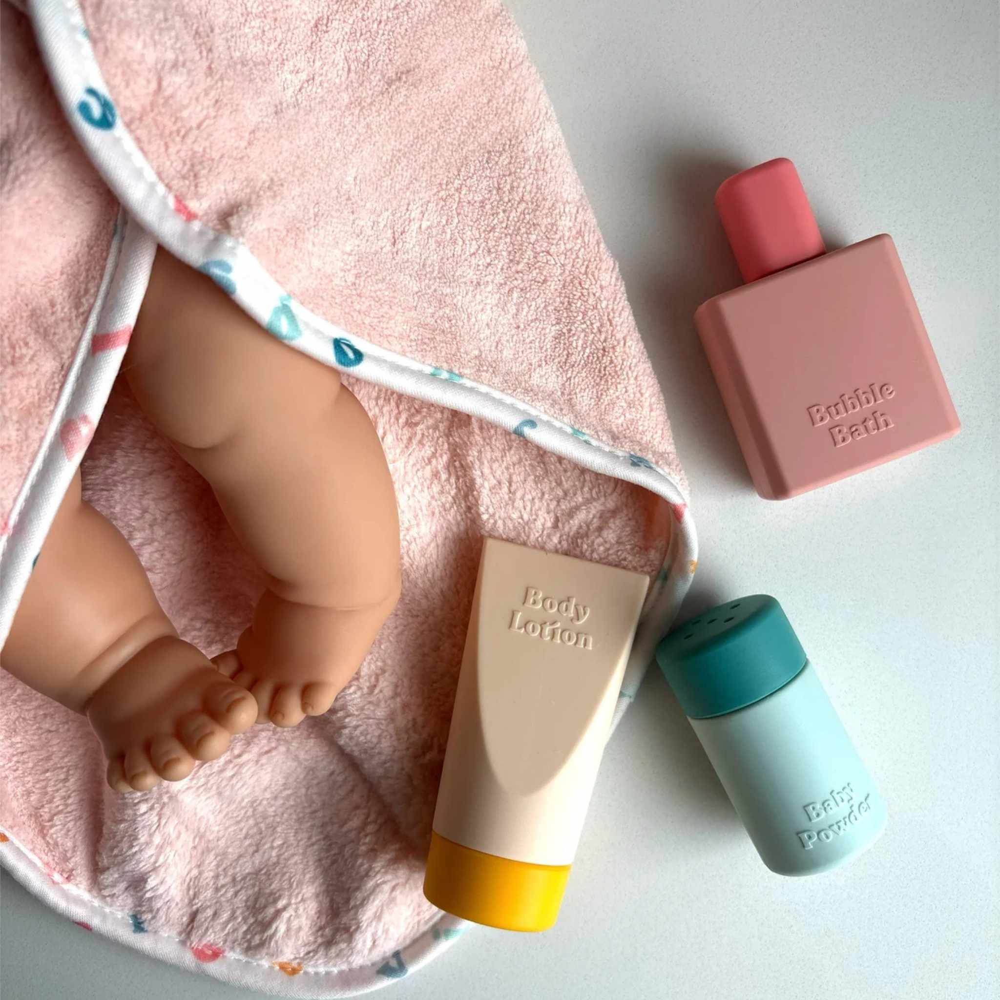 Tiny Harlow Tiny Bath Set - Image 2