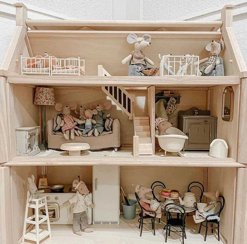 PlanToys Victorian Doll's House - Wooden Toy Dollhouse - Image 3